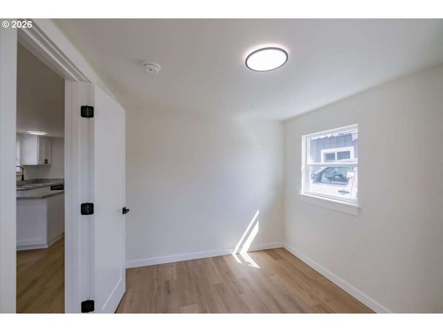 2404 10TH St, Tillamook, OR 97141