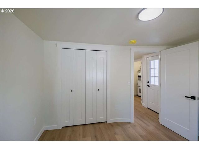 2404 10TH St, Tillamook, OR 97141