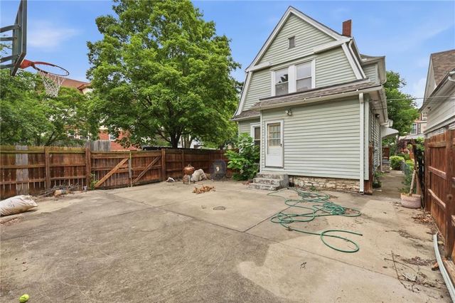 1321 W 40th Street, Kansas City, MO 64111
