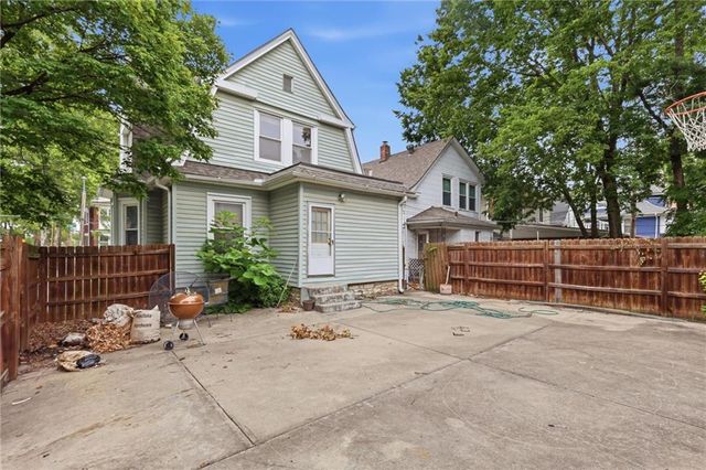 1321 W 40th Street, Kansas City, MO 64111
