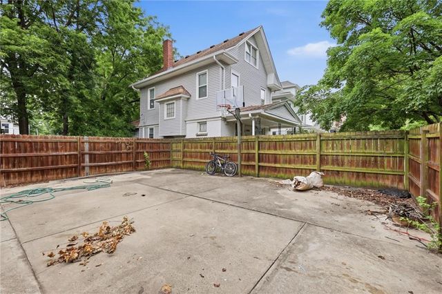1321 W 40th Street, Kansas City, MO 64111