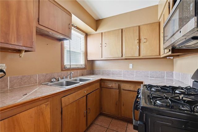 1321 W 40th Street, Kansas City, MO 64111