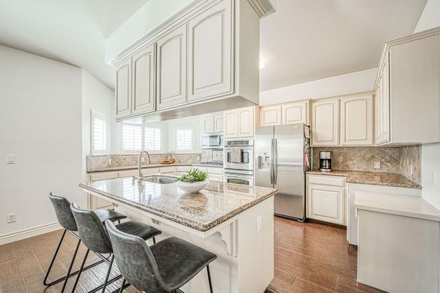 1173 E Carnoustie Avenue, Fresno, CA 93730
