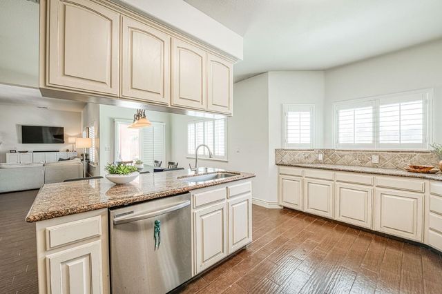 1173 E Carnoustie Avenue, Fresno, CA 93730