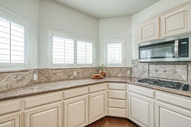 1173 E Carnoustie Avenue, Fresno, CA 93730