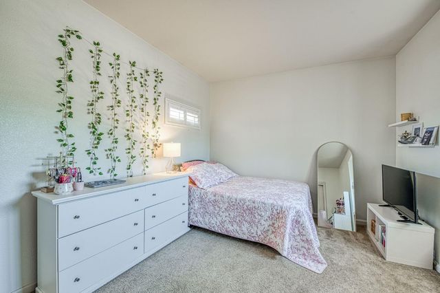 1173 E Carnoustie Avenue, Fresno, CA 93730