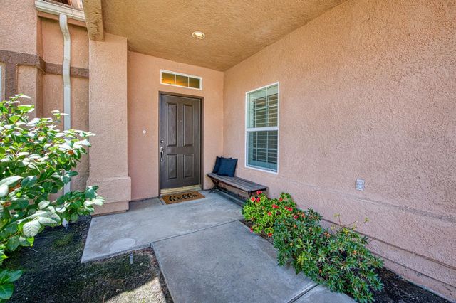 1173 E Carnoustie Avenue, Fresno, CA 93730