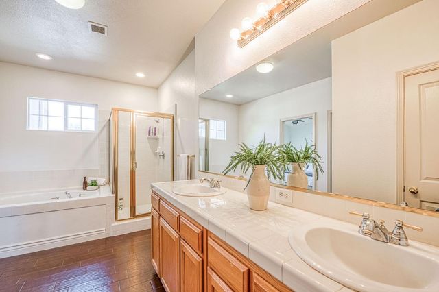 1173 E Carnoustie Avenue, Fresno, CA 93730