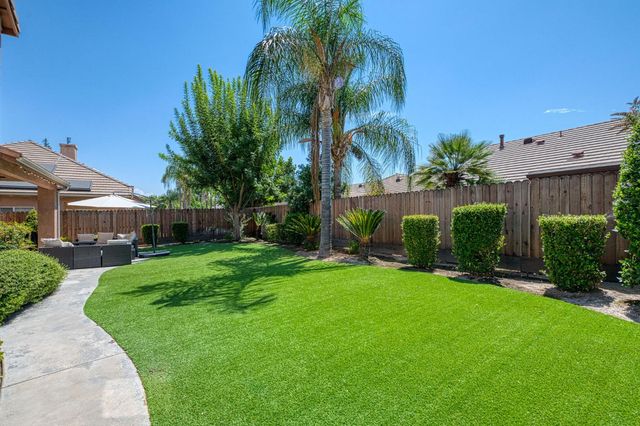 1173 E Carnoustie Avenue, Fresno, CA 93730