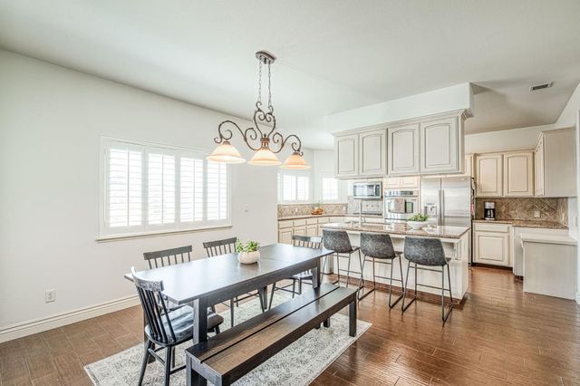 1173 E Carnoustie Avenue, Fresno, CA 93730