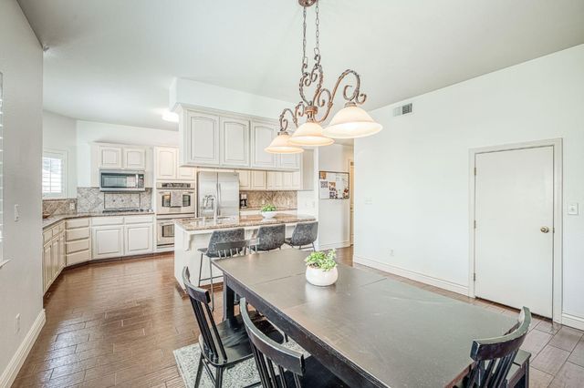 1173 E Carnoustie Avenue, Fresno, CA 93730