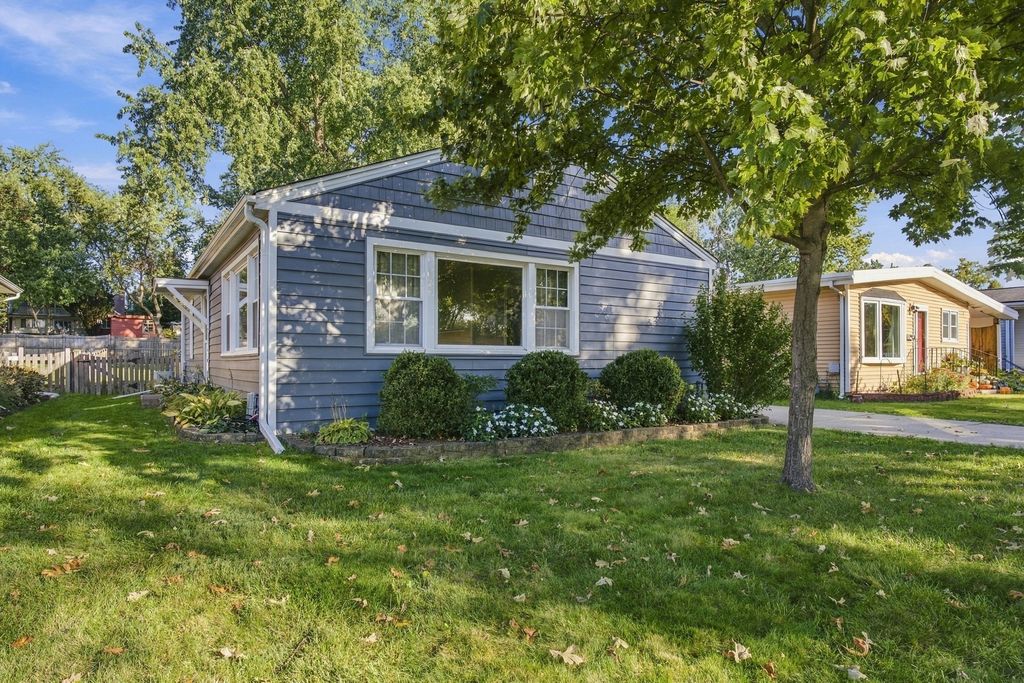 559 S Park Road, Lombard, IL 60148 — photo 2