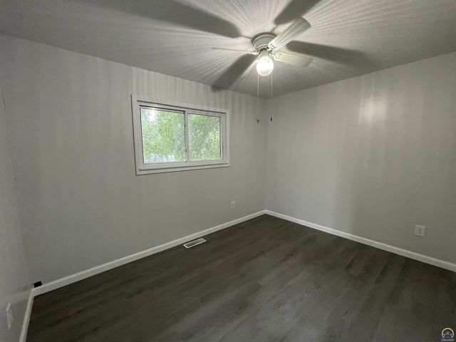 1270 N Milton ST, Auburn, KS 66402