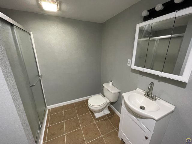 1270 N Milton ST, Auburn, KS 66402