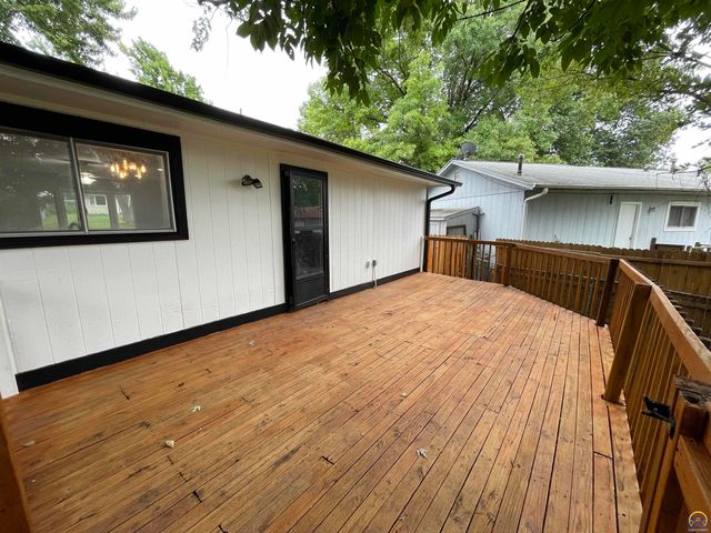 1270 N Milton ST, Auburn, KS 66402