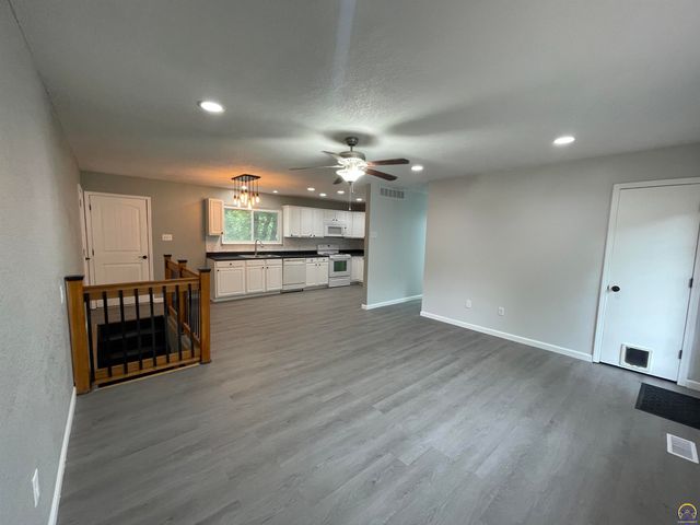 1270 N Milton ST, Auburn, KS 66402