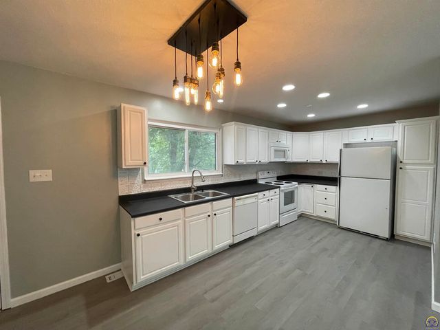 1270 N Milton ST, Auburn, KS 66402