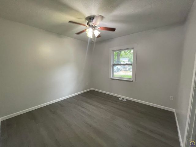 1270 N Milton ST, Auburn, KS 66402