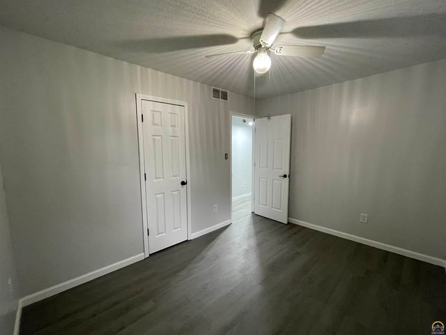 1270 N Milton ST, Auburn, KS 66402