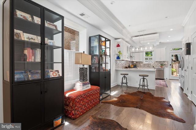 1414 COLUMBIA ST NW, Washington, DC 20001