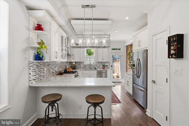 1414 COLUMBIA ST NW, Washington, DC 20001