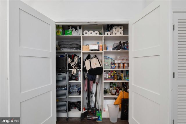 1414 COLUMBIA ST NW, Washington, DC 20001