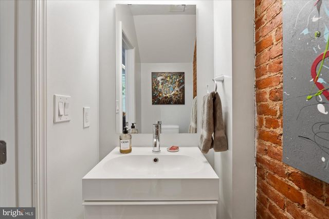 1414 COLUMBIA ST NW, Washington, DC 20001