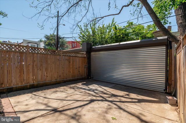 1414 COLUMBIA ST NW, Washington, DC 20001