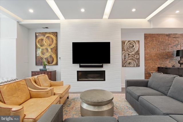 1414 COLUMBIA ST NW, Washington, DC 20001
