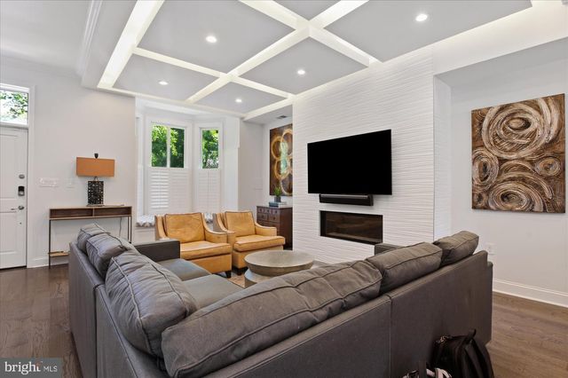 1414 COLUMBIA ST NW, Washington, DC 20001
