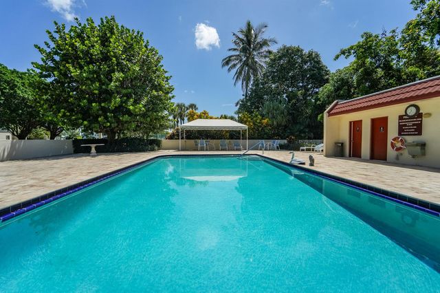 1700 Presidential Way 103, West Palm Beach, FL 33401