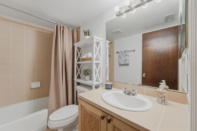 1700 Presidential Way 103, West Palm Beach, FL 33401