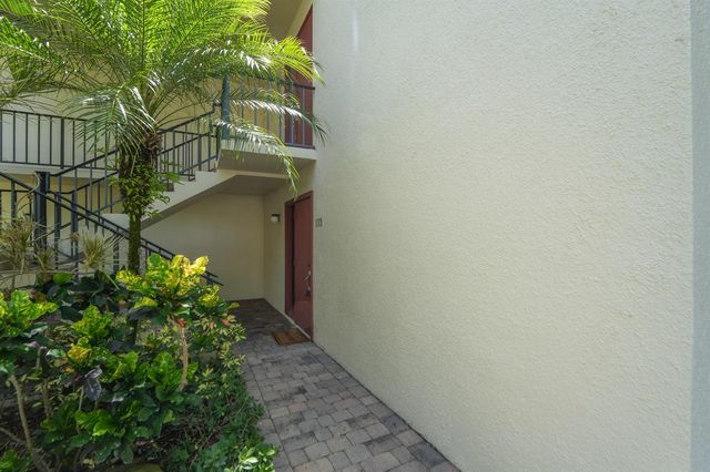 1700 Presidential Way 103, West Palm Beach, FL 33401