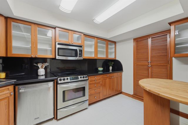 1700 Presidential Way 103, West Palm Beach, FL 33401