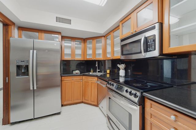 1700 Presidential Way 103, West Palm Beach, FL 33401