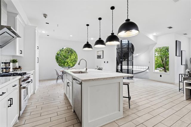 2025 Colquitt Street A, Houston, TX 77098
