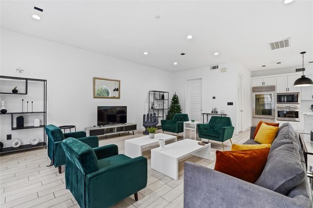 2025 Colquitt Street A, Houston, TX 77098
