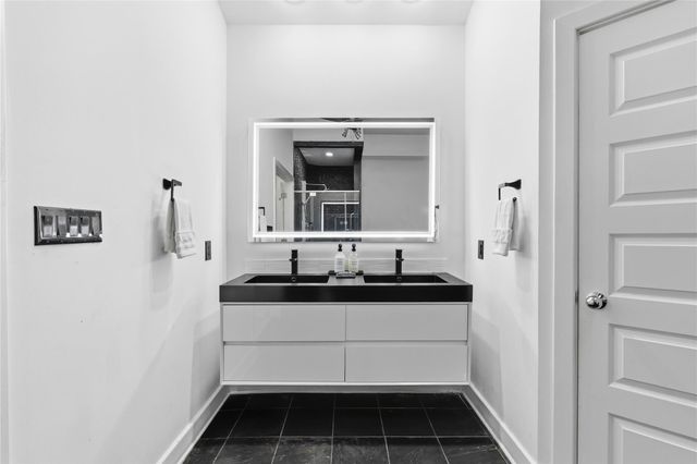 2025 Colquitt Street A, Houston, TX 77098