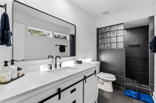 2025 Colquitt Street A, Houston, TX 77098