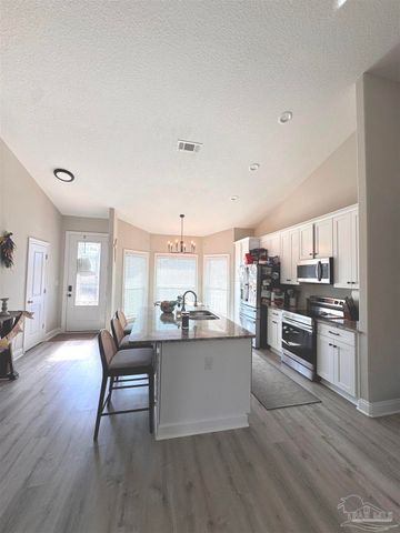 5596 Kailey Rd, Milton, FL 32583