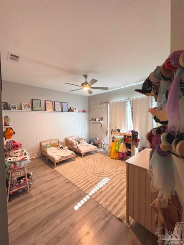 5596 Kailey Rd, Milton, FL 32583