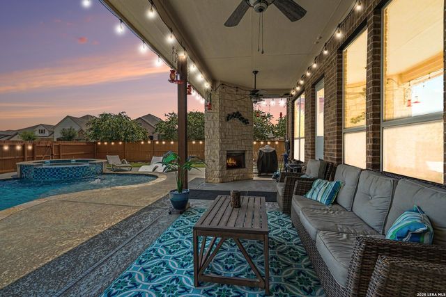 904 Carriage Loop, New Braunfels, TX 78132