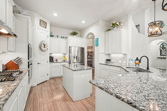 904 Carriage Loop, New Braunfels, TX 78132