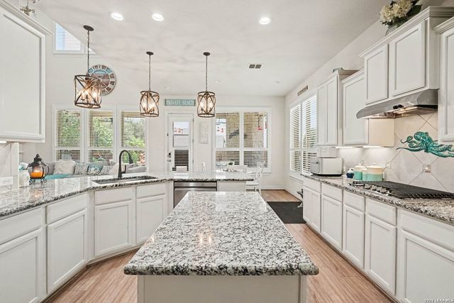 904 Carriage Loop, New Braunfels, TX 78132