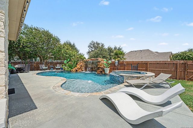 904 Carriage Loop, New Braunfels, TX 78132