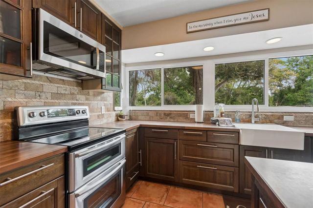 6815 MITCHELL CIRCLE, Tampa, FL 33634