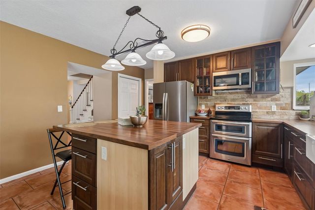 6815 MITCHELL CIRCLE, Tampa, FL 33634