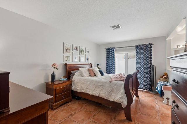 6815 MITCHELL CIRCLE, Tampa, FL 33634