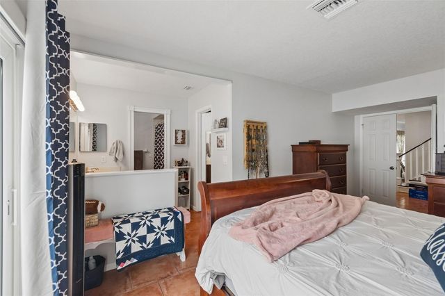 6815 MITCHELL CIRCLE, Tampa, FL 33634