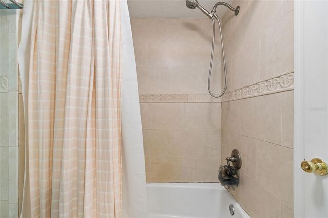 6815 MITCHELL CIRCLE, Tampa, FL 33634